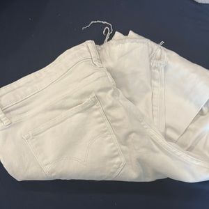 White cropped jeans
